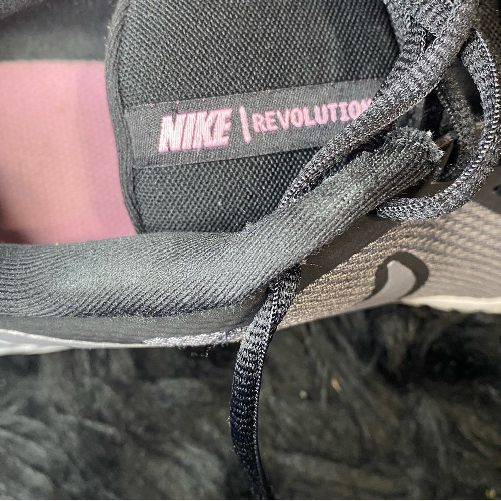 Nike Revolution 5 Running Shoes Women’s size 12 W Pink Black and Gray - Picture 8 of 14